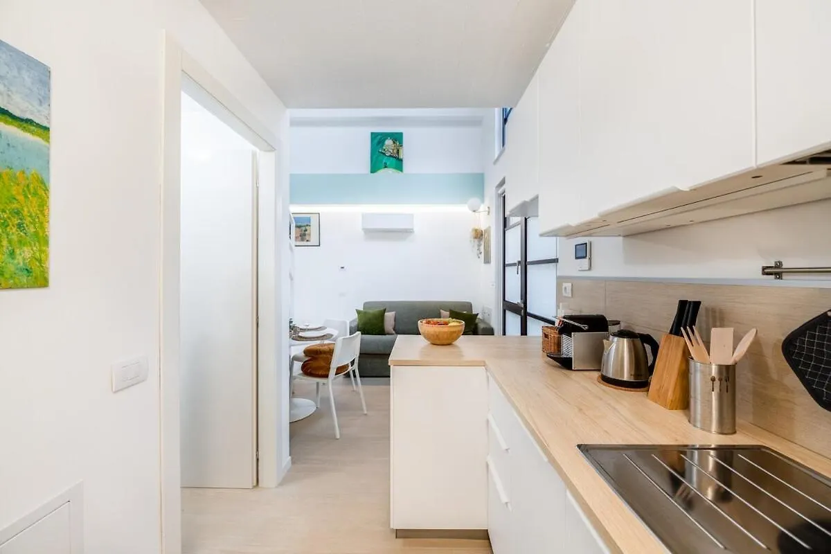 Апартаменты Luminoso Loft - M5 Cagranda - Free Wi -Fi Милан 0*,  Италия